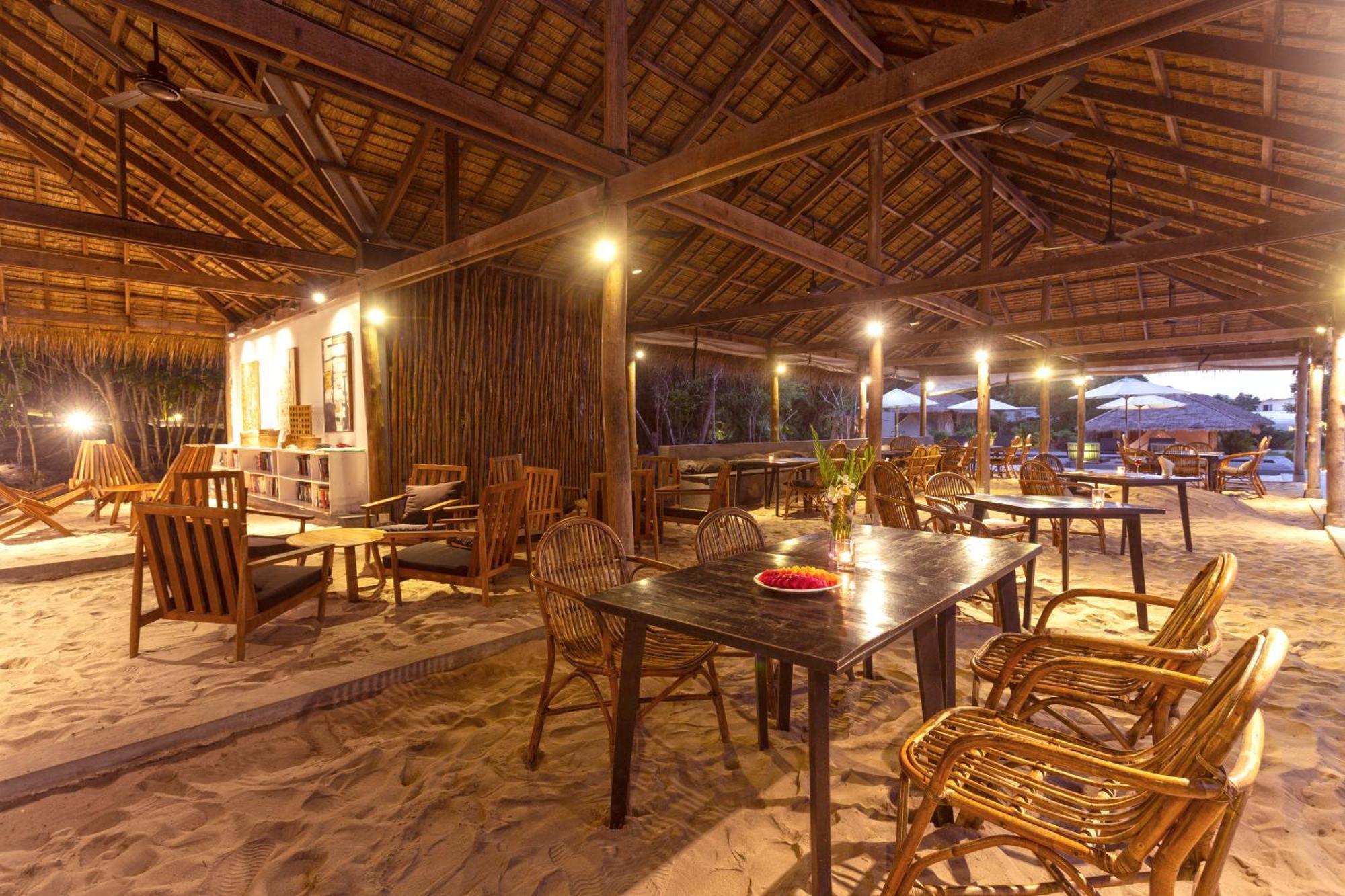 Hotel Tamu Koh Rong Pagoda Beach Exterior foto