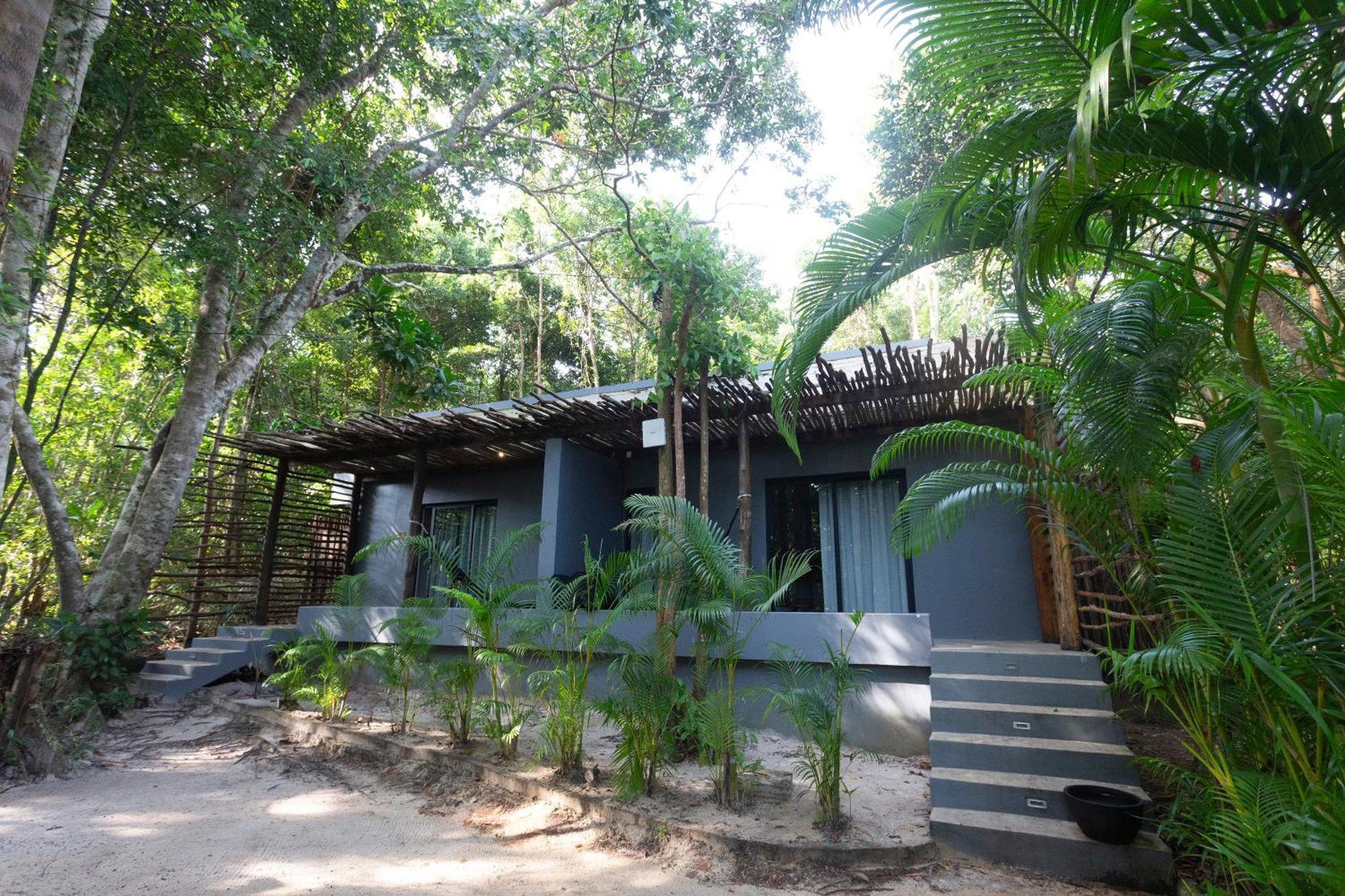 Hotel Tamu Koh Rong Pagoda Beach Exterior foto