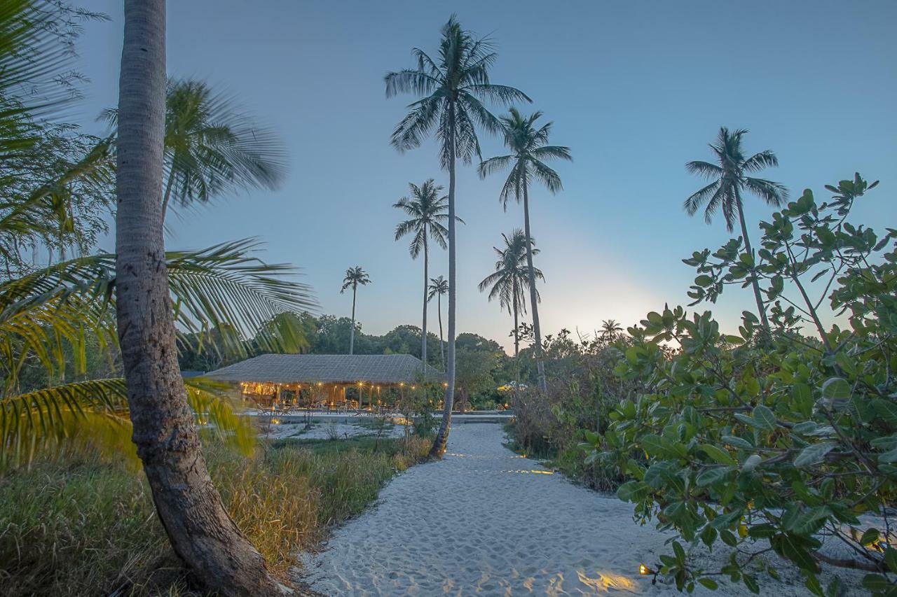 Hotel Tamu Koh Rong Pagoda Beach Exterior foto